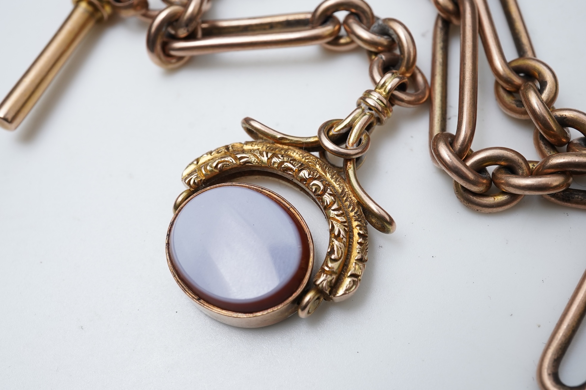 A Victorian gold chain and fob seal